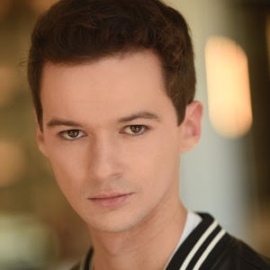 Meet your Posher, Davis